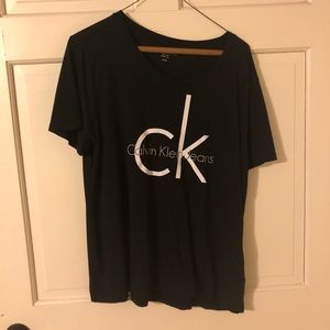 black calvin klein t-shirt